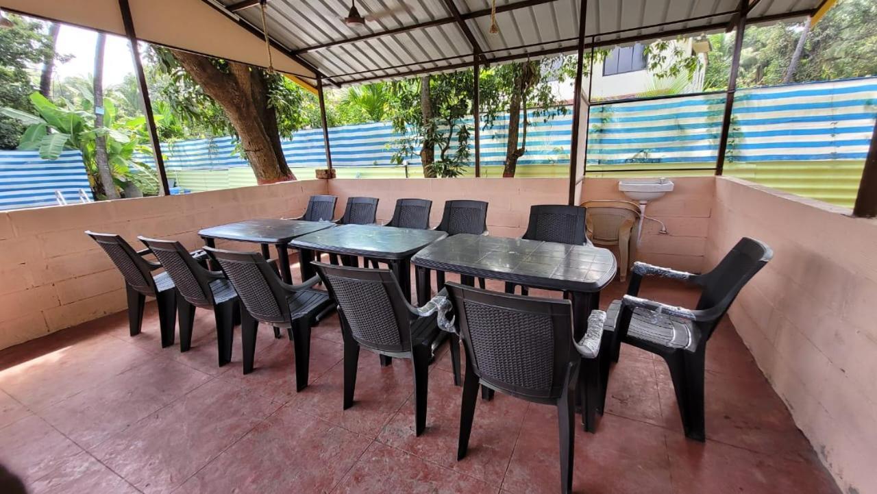 Happy Holiday Alibaug 호텔 알리바그 외부 사진