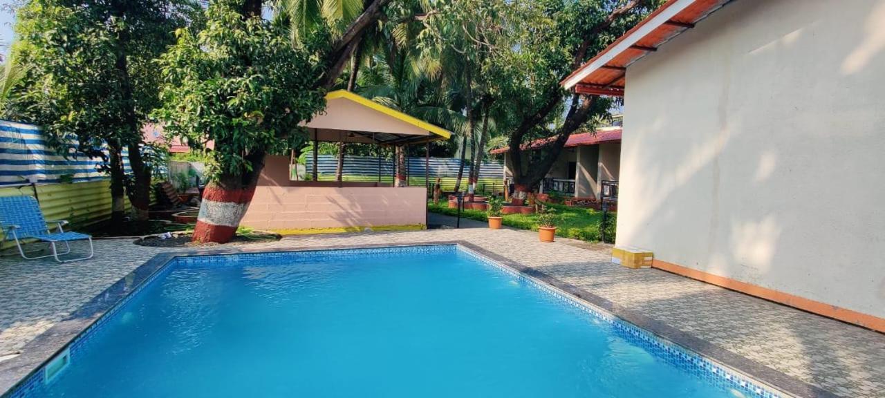 Happy Holiday Alibaug 호텔 알리바그 외부 사진