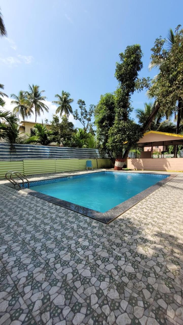 Happy Holiday Alibaug 호텔 알리바그 외부 사진