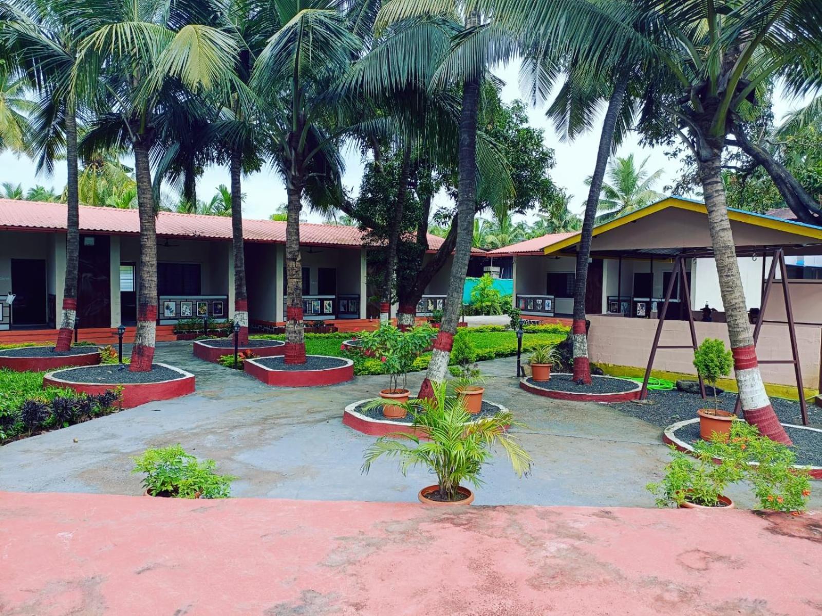 Happy Holiday Alibaug 호텔 알리바그 외부 사진